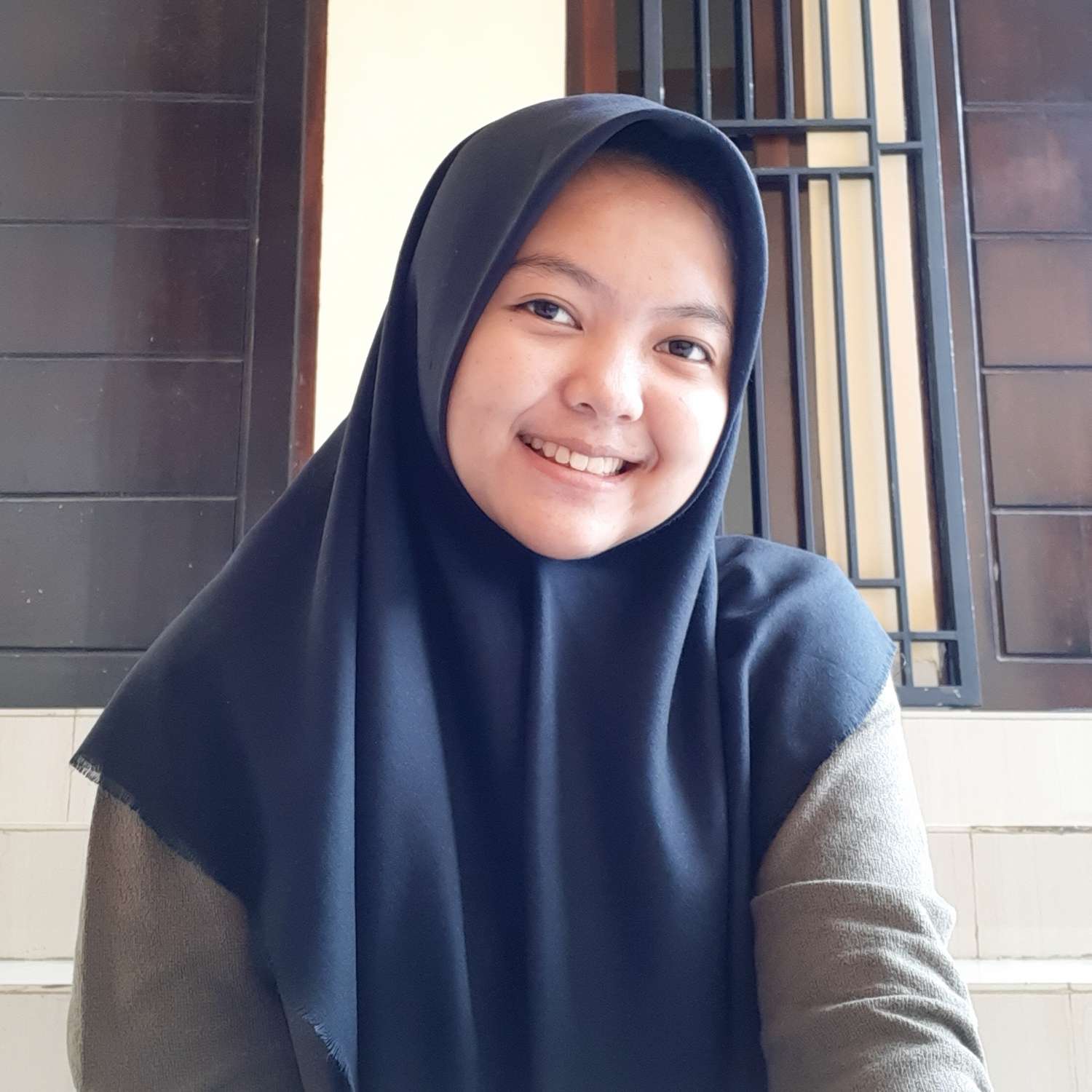 Almas Azatil'ismah